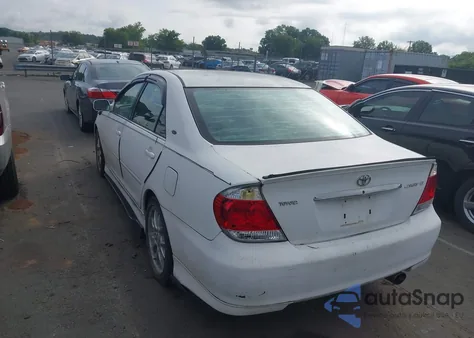 2006 Toyota Camry Le z USA, uszkodzony, nr VIN 4T1BE32KX6U684076